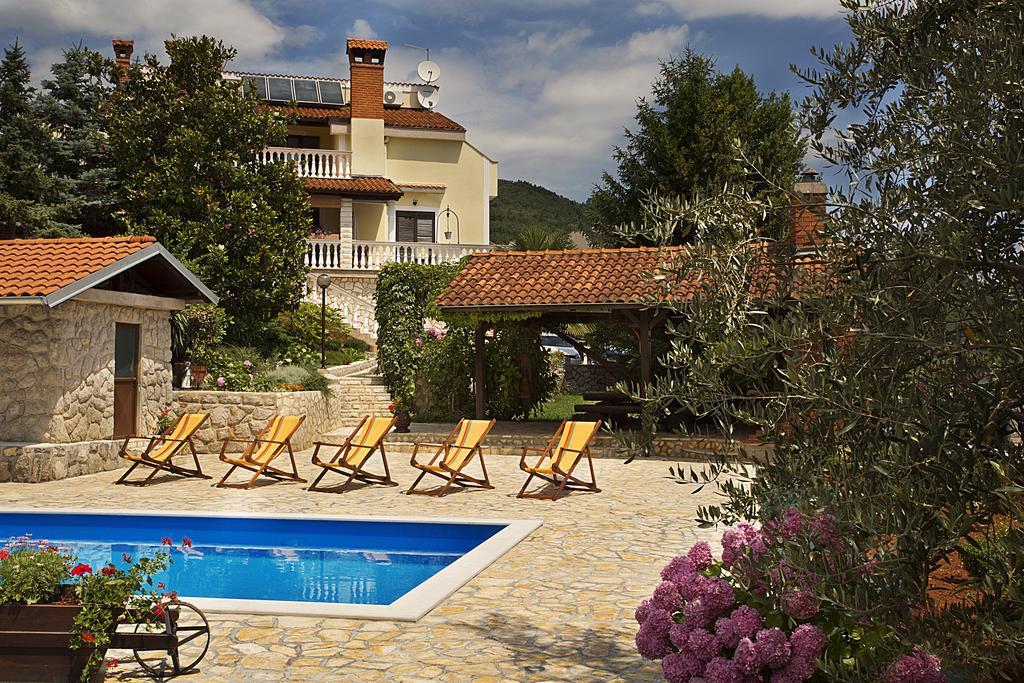 Ičići Apartments Petricic With Swimming Pool מראה חיצוני תמונה