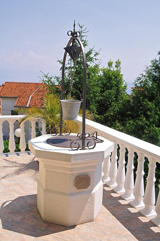 Ičići Apartments Petricic With Swimming Pool מראה חיצוני תמונה