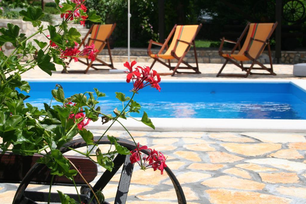 Ičići Apartments Petricic With Swimming Pool מראה חיצוני תמונה